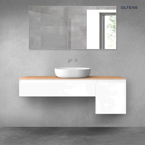 Vernal Oltens Vernal zestaw mebli łazienkowych 140 cm z blatem biały połysk/dąb 68282000 Vernal Oltens Vernal zestaw mebli łazienkowych 140 cm z blatem biały połysk/dąb 68282000