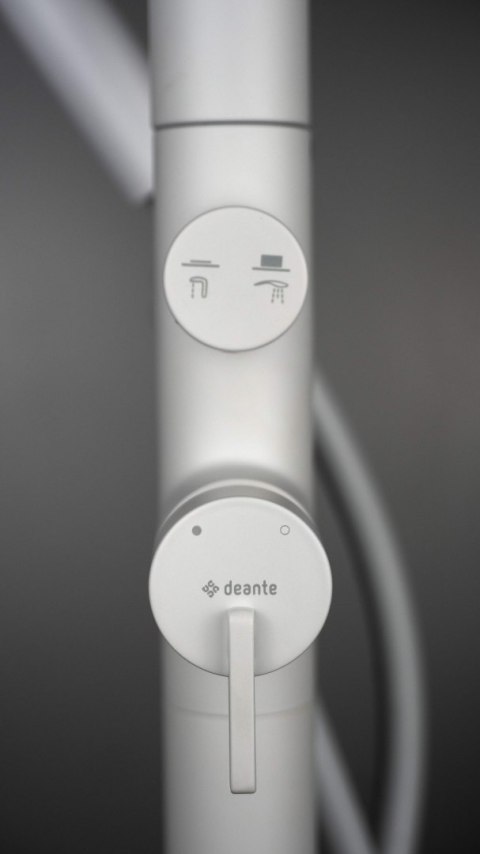 Deante Bateria wannowa wolnostojąca z zestawem prysznicowym Deante Bateria wannowa wolnostojąca z zestawem prysznicowym